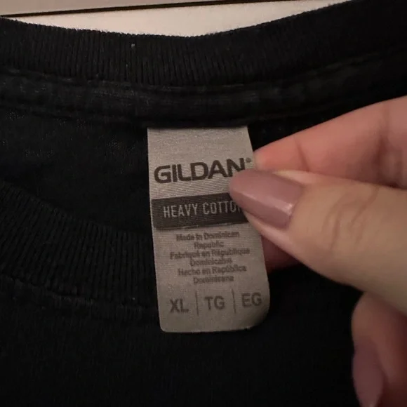 Gildan black graphic tee size XL - Picture 2 of 3